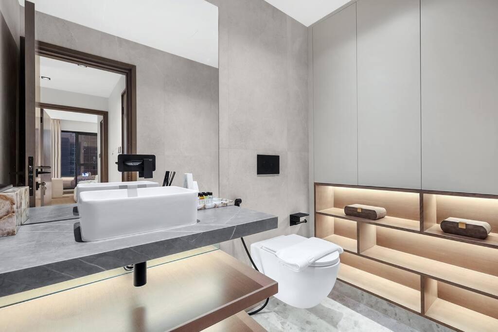 First Class 1br Breathtaking Downtown View * Dubai