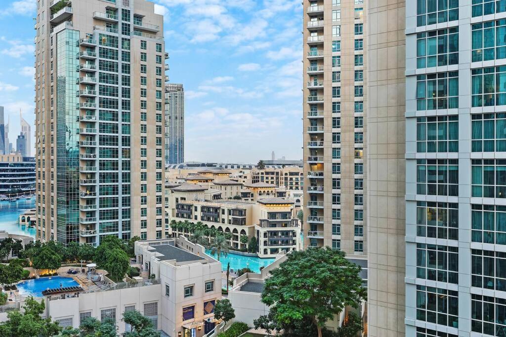 First Class 1br Breathtaking Downtown View Apartment Dubai