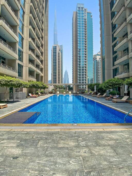 First Class 1br Breathtaking Downtown View Apartment *